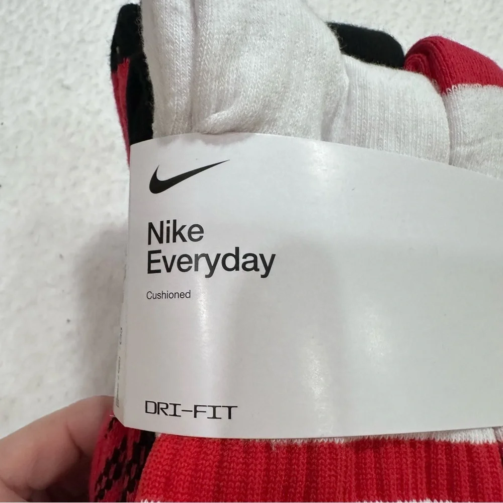 Nike Everyday Cushioned Crew Socks